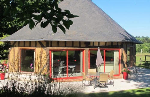 Mirville House | Guest house Mirville, 2 bedrooms, sleeps 4