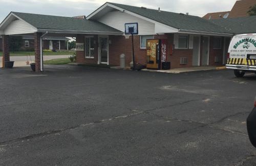 Chanute Hotel | Guest House Motel Chanute