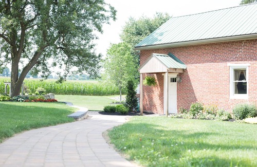 East Earl House | Guest House on Picturesque Farm near Shady Maple Smorgasbord