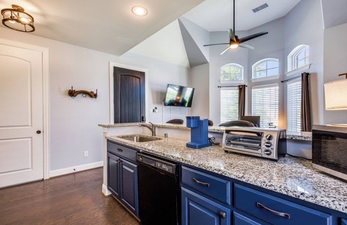 Little Elm House | Guest House Pool, Kitchen, W/D, King Bed, Bath, Living Room Near PGA Golf Frisco