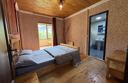 Mazeri House | Guest House Shuan