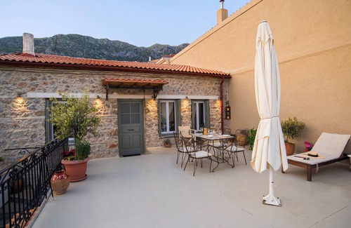 Arachova House | Guest house Simou with view 3 bedrooms