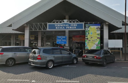 Kuala Perlis House | Guest house transit to Langawi Island