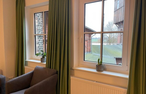 Pasewalk Apartment | Guest house vacation apartment - Inspector 207 - Lokschuppen Pasewalk- Guest houses with