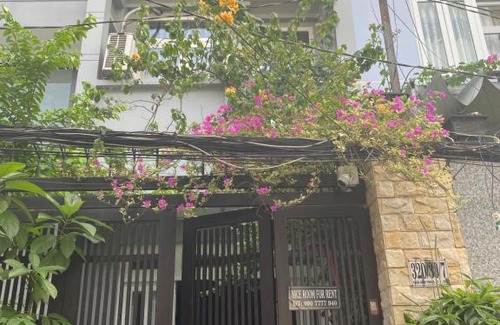 District 5 House | Guest House