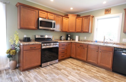 Houghton House | Guest house w heated garage/fiber internet near MTU