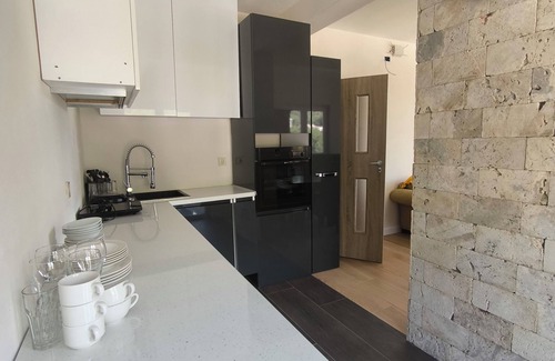 Sutomore House | Guest House West Gate