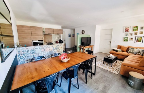 Langlade House | Guest house with heated pool near Nîmes