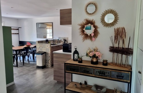 Langlade House | Guest house with heated pool near Nîmes