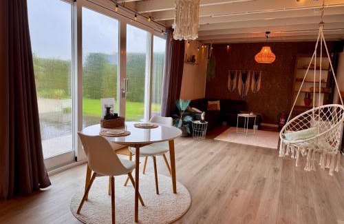 Velddriel Apartment | Guest house with private pool & jacuzzi