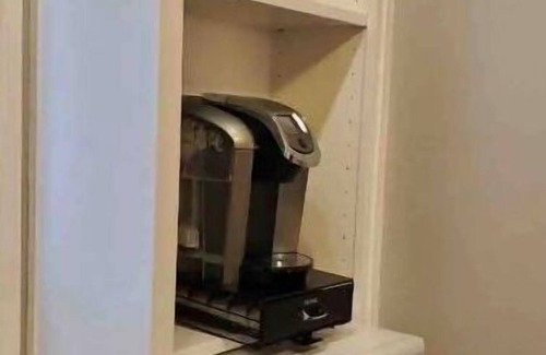 West Haven-Sylvan Apartment | Guest suit near down town-Free Parking