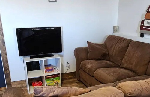 Springfield Apartment | Guest suite, in the country.
