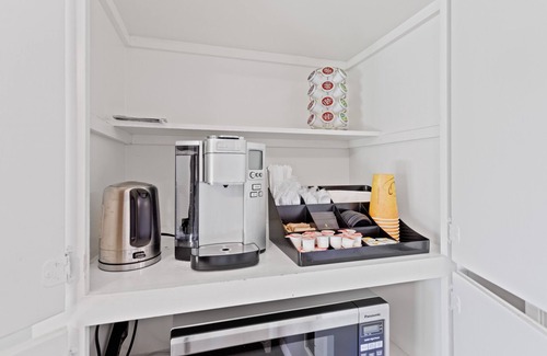 Fox Hills Apartment | Guest Suite, Private Ent., 5 min LAX, Westchester