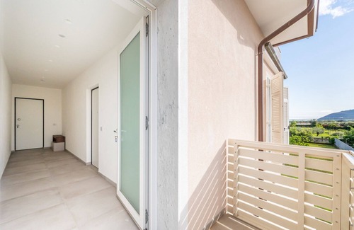 Luni Apartment | GuestHost - Mare Monti Apartment 7