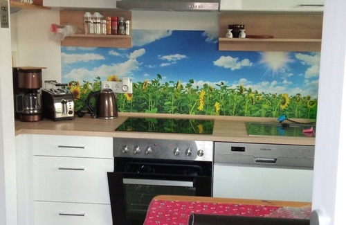 Tassdorf House | Guesthouse Rand Berlin-*Sonnenblume* for 3 adults or 2 adults + 2 children up to 12 years.