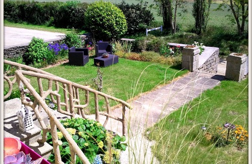 Plonevez-Porzay Bed & Breakfast | guesthouse in a rural air .
