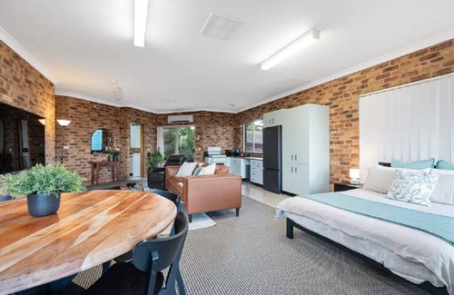 Table Top Apartment | Guesthouse in Table Top