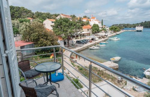 Pomena House | Guesthouse Kamarin