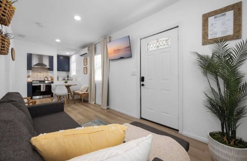 Riverview House | Guesthouse near Disney, Private entrance, Fast Wifi, Self-Check-in