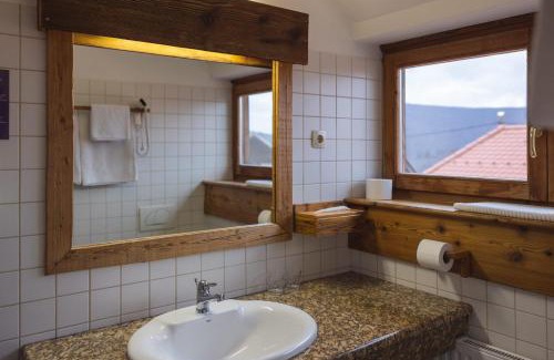 Dvor House | Guesthouse Novak