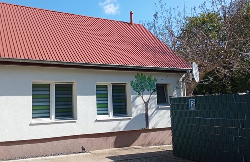 Tassdorf House | Guesthouse Rand Berlin - Nussbaum for 3 adults or 2 adults + 2 children up to 12 years.