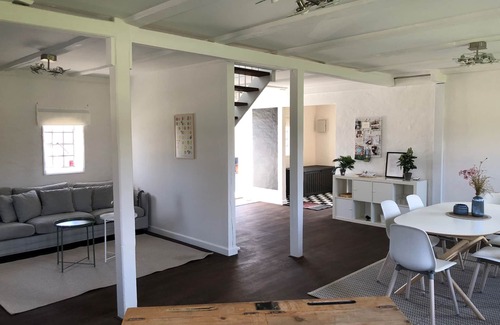 Vedbaek House | Guesthouse - Sandbjerg /Vedbæk - Beautiful nature and close to Vedbæk beach