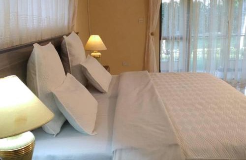 Harare Apartment | Guesthouse with green garden and pool - 2102