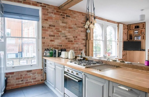 The Lane Apartment | GuestReady - Beautiful stay in Peckham