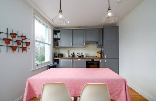 Latchmere Apartment | GuestReady - Family-Friendly Flat in Battersea