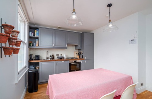 Latchmere Apartment | GuestReady - Family-Friendly Flat in Battersea