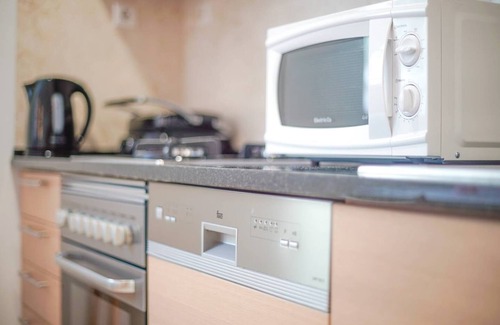 Linda-a-Velha Apartment | GuestReady - Spacious and Modern Studio in Belém!