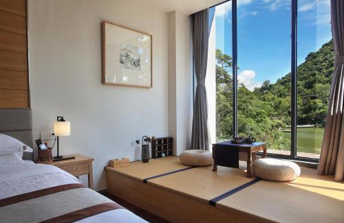 Xiufeng Hotel | Guilin HeShe Lakeside Resort-Free pick up train station stay two nights