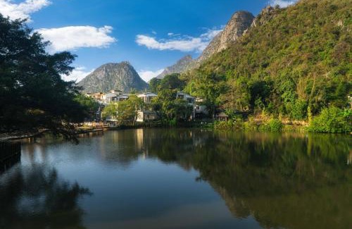 Xiufeng Hotel | Guilin HeShe Lakeside Resort-Free pick up train station stay two nights