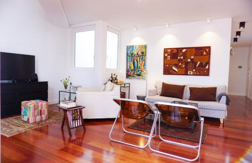 Lisbon Old Town Apartment | Gulbenkian Terrace - Bright Luxury Apartment