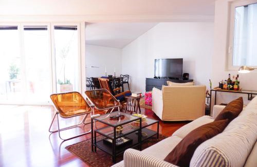 Lisbon Old Town Apartment | Gulbenkian Terrace - Bright Luxury Apartment