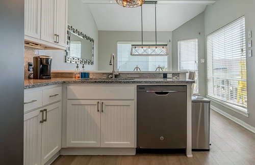 Galveston House | Gulf Views + Hot Tub 3rd Row Steps to Private Beach