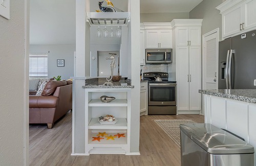Galveston House | Gulf Views + Hot Tub 3rd Row Steps to Private Beach