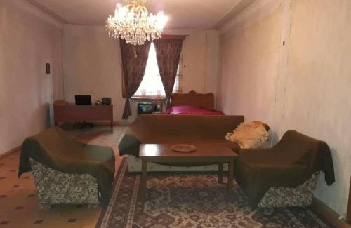 Gori House | Guli