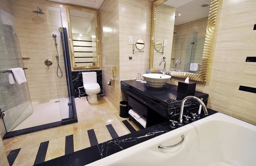 Semarang Hotel | Gumaya Tower Hotel Semarang