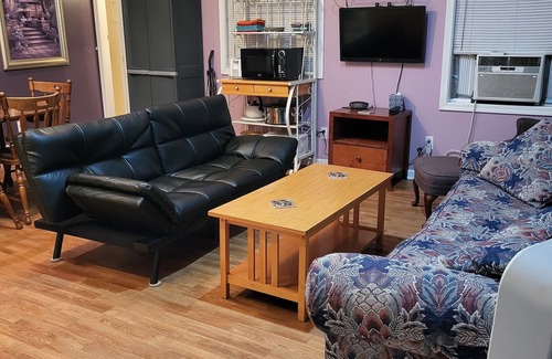 Shelbyville Cottage | Gun Lake Cottage shared lake frontage, 7 Miles to Casino, Volleyball Playgrounds