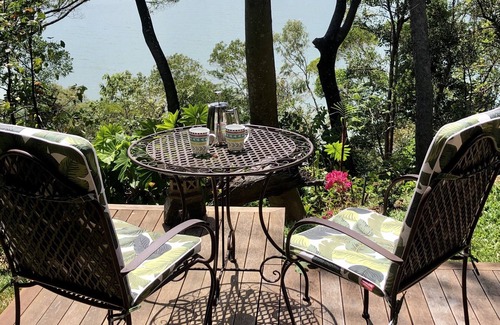 Rocky Point Cabin | Gunnadoo - Ocean View Hut with jacuzzi private rainforest setting