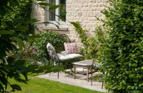 West Knoyle Bed & Breakfast | Gutchpool Farm