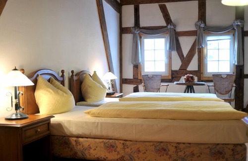 Klosterreichenbach Hotel | Gutshof Hotel Waldknechtshof