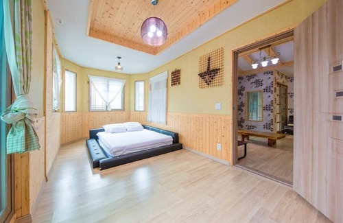 Gwangyang House | Gwangyang Feel Tourist House Pension