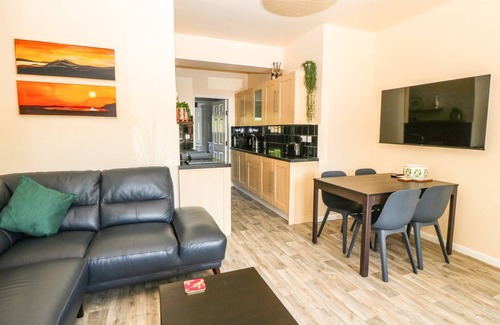 Llanystumdwy Cottage | GWEL AFON, pet friendly, character holiday cottage in Llanystumdwy