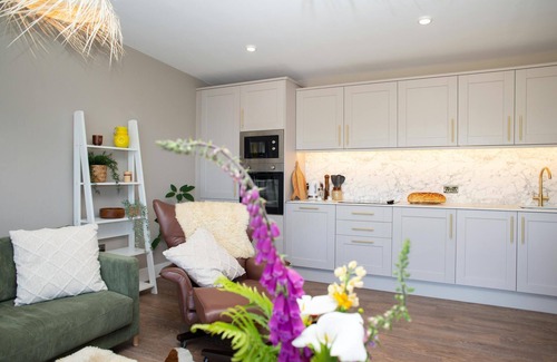 Aberporth Apartment | Gwyn For Beach Apartment, Aberporth
