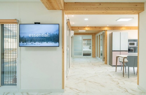 Gyeongju House | Gyeongju Poseokjeong Hanok Pool Villa