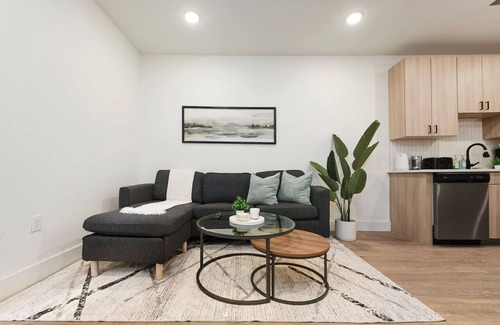 East Liberty Apartment | GYM+PARKING+HULU Near Universities|Shopping|UPMC