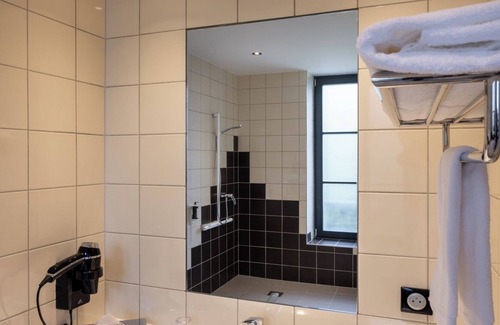 Villers-les-Nancy Hotel | Hôtel Au Château