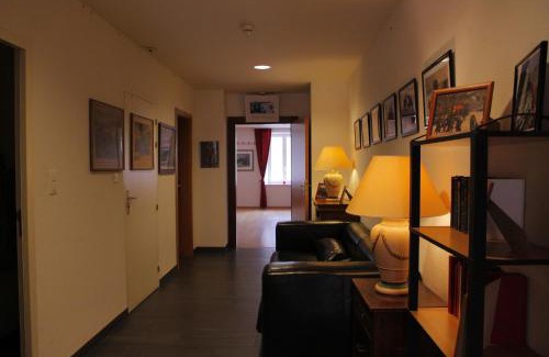 Les Verrieres Hotel | Hôtel de Ville